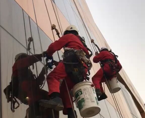 شركة تنظيف واجهات بالرياض